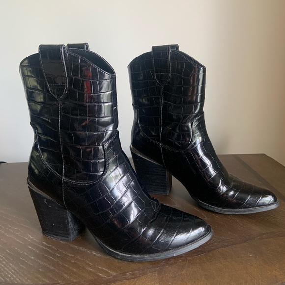 Faux Leather Croc-Embossed Cowboy Boots – Size 6 - Picture 2 of 8